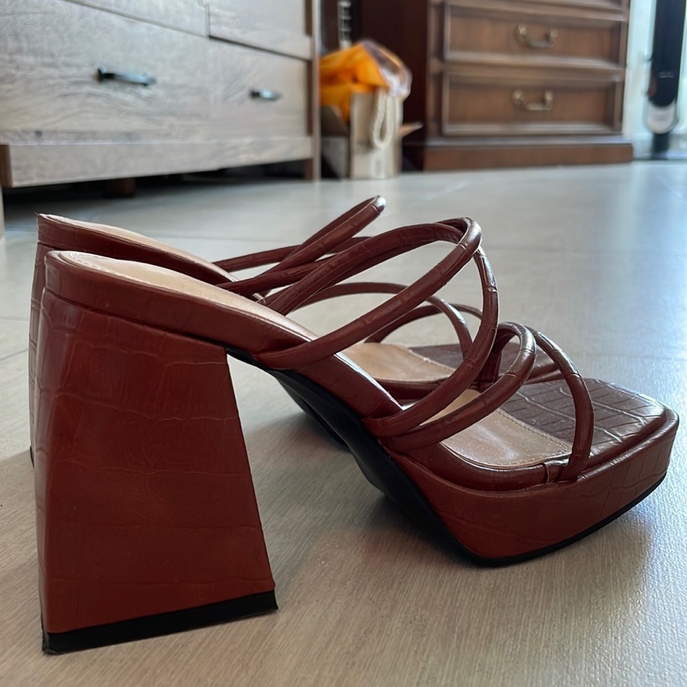 Brown chunky platform heels  size 6